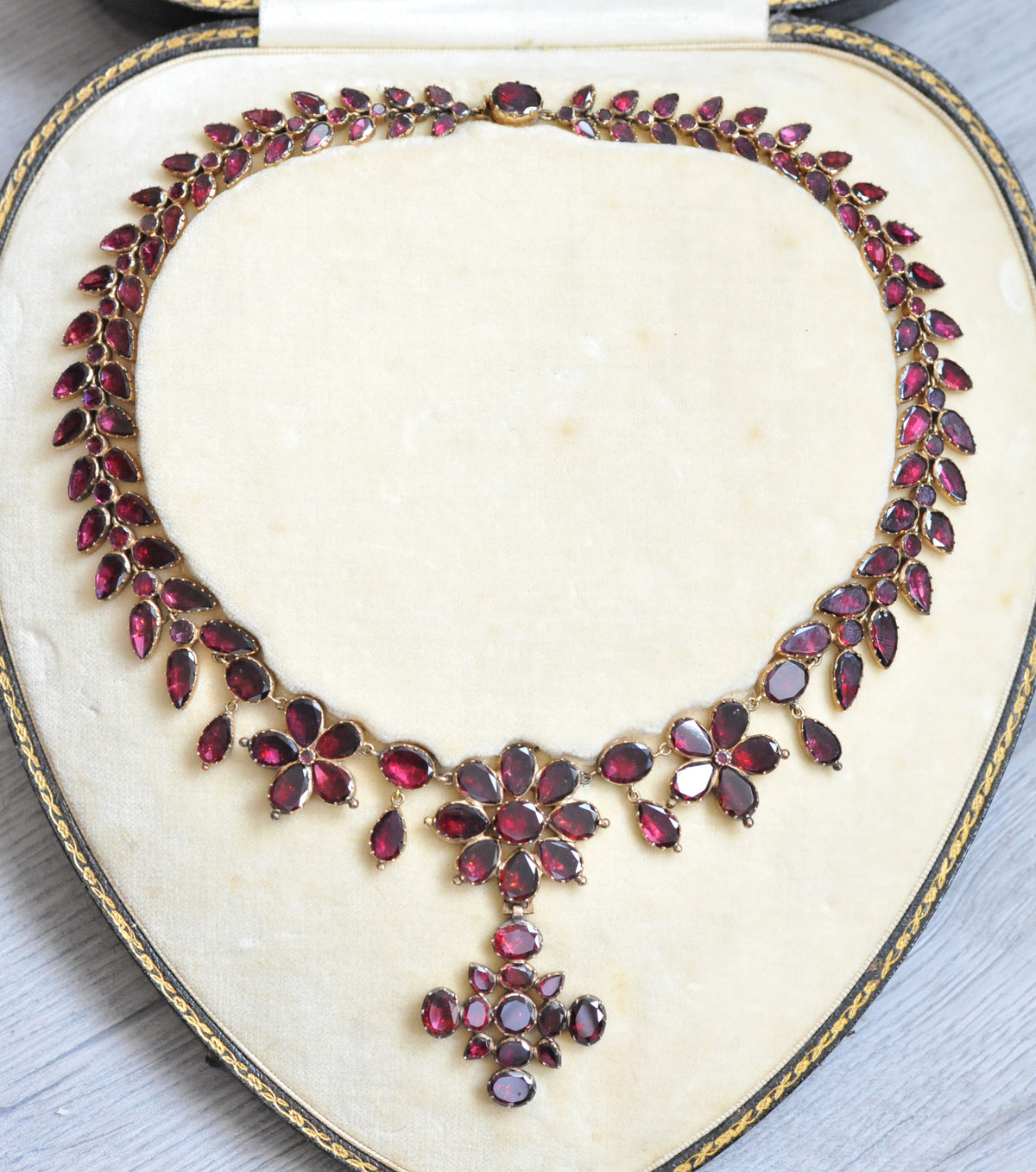 Georgian garnet necklace
