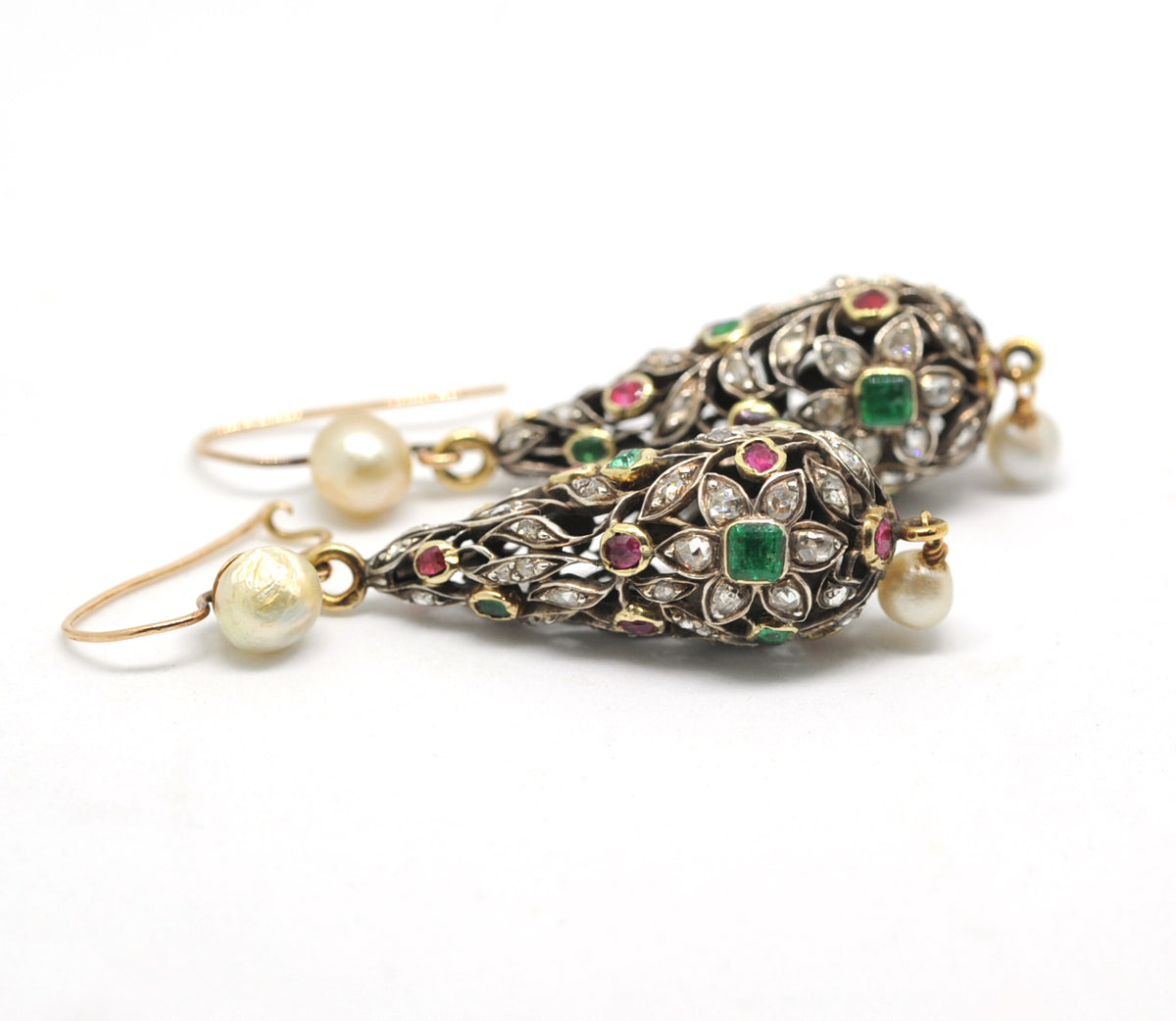Pendeloque earrings