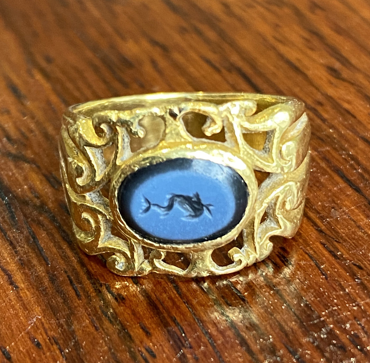 Roman dolphin intaglio ring